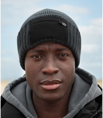 Beechfield Beechfield Zip Patch Beanie in Black