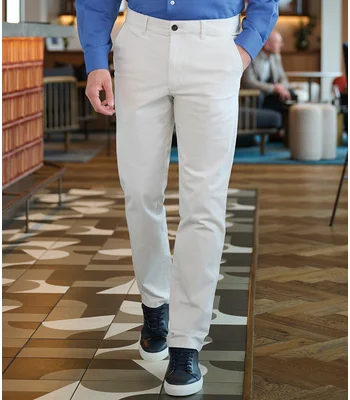 Brook Taverner Brook Taverner Leo Slim Fit Chino Trousers in Black