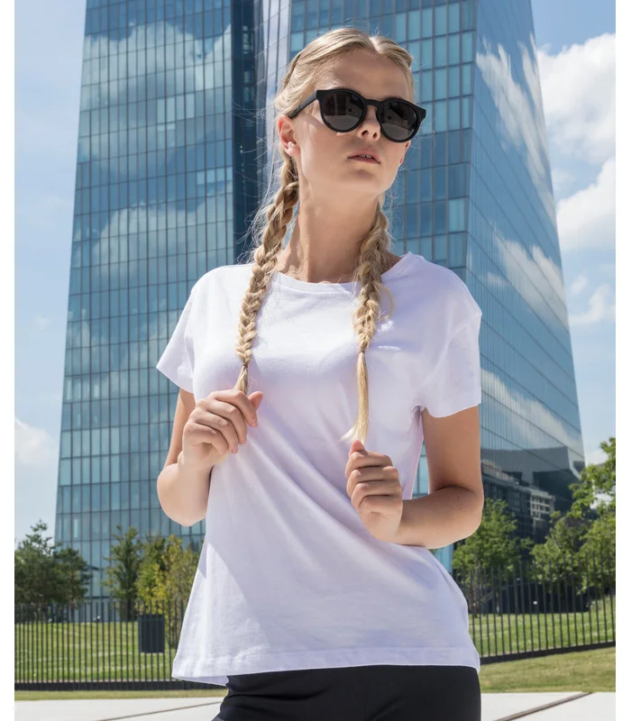 Build Your Brand Build Your Brand Women's box tee in Black