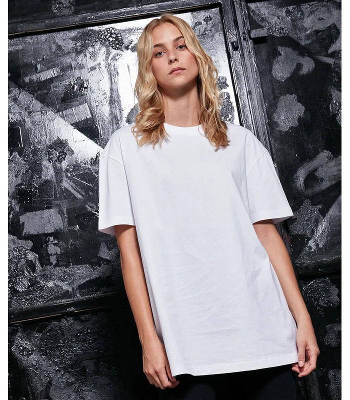 Build Your Brand Build Your Brand Women's oversized boyfriend tee in Black