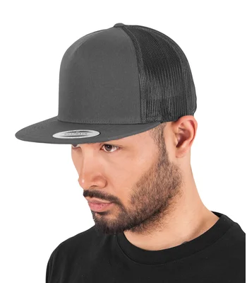 Flexfit Flexfit Classic Trucker Cap in BLK