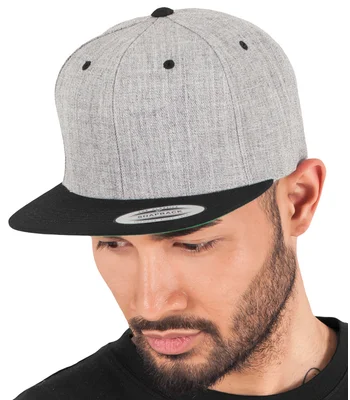Flexfit Flexfit Two Tone Classic Snapback Cap in BK/RD