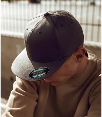 Flexfit Flexfit Flat Visor Cap in BLK