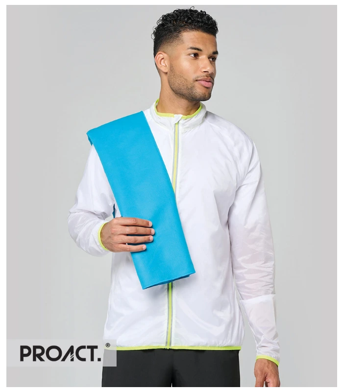 Proact Proact 70 x 120 Microfibre Sports Towel in Black