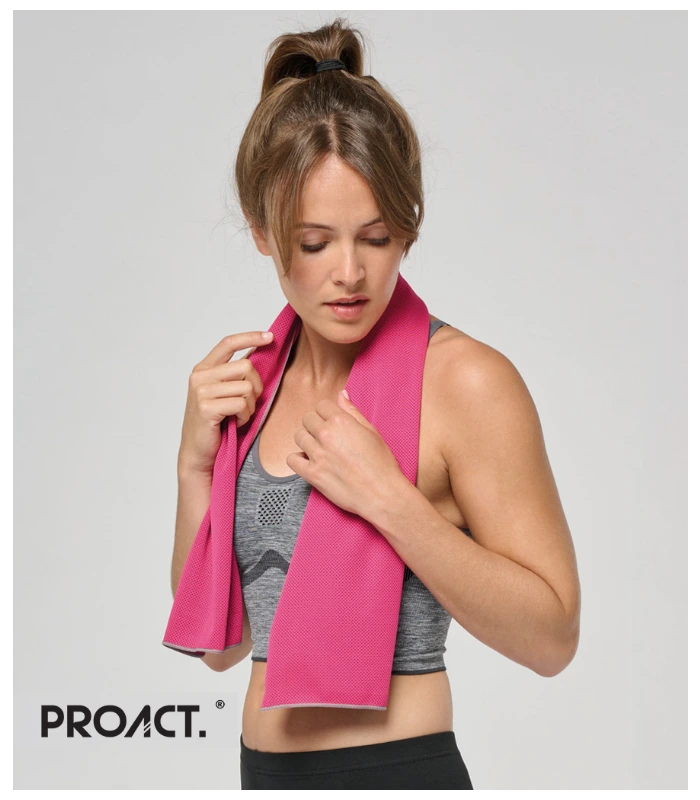 Proact Proact Refreshing Sports Towel in BLK