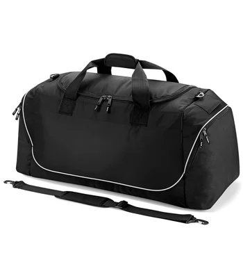 Quadra Quadra Teamwear Jumbo Kit Bag in RD/BK