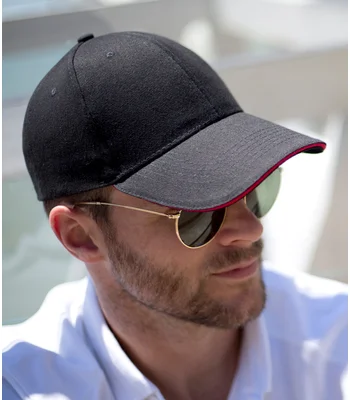 Result Headwear Result Memphis Sandwich Peak Cap in BK/RD