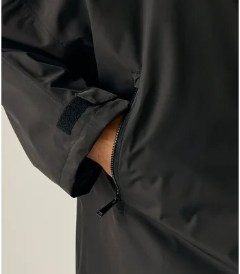Regatta Professional Regatta Pro Unisex Changing Robe in Black/Slate Grey