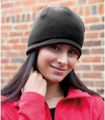 Result Winter Essentials Result Reversible Fleece Skull Hat in PR/CH