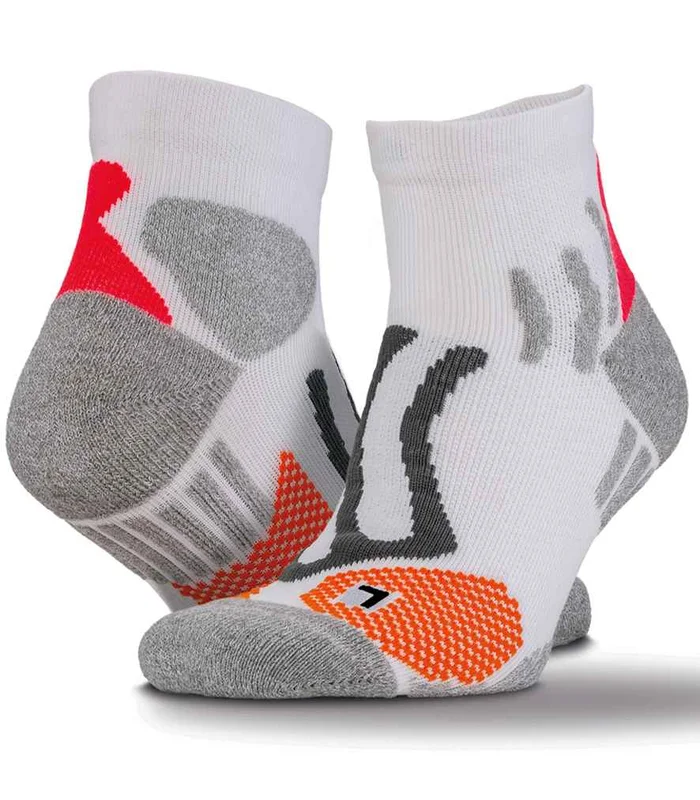 Spiro Spiro Technical Compression Sports Socks in WHI