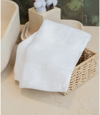 Towel City Towel City Organic Printable Border Bath Towel in WHI